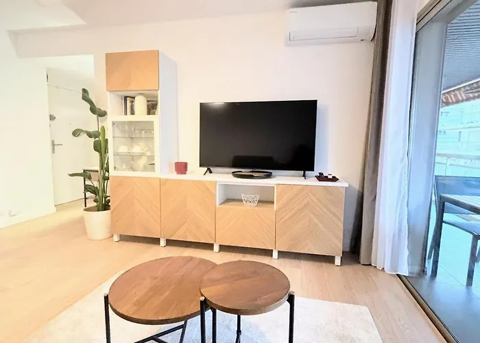 Center * Антиб